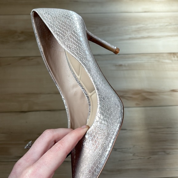 Selling because they are a tad too small - Picture 4 of 4